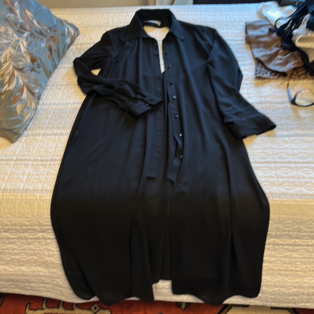 Duster with keyhole back